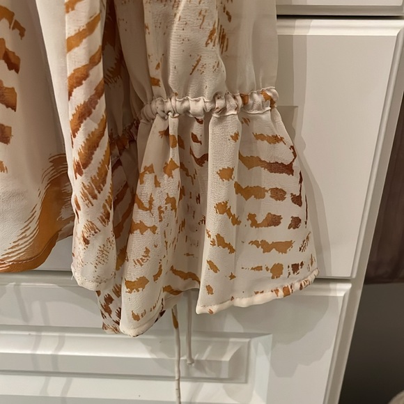 Banana Republic Factory blouse - Picture 3 of 3